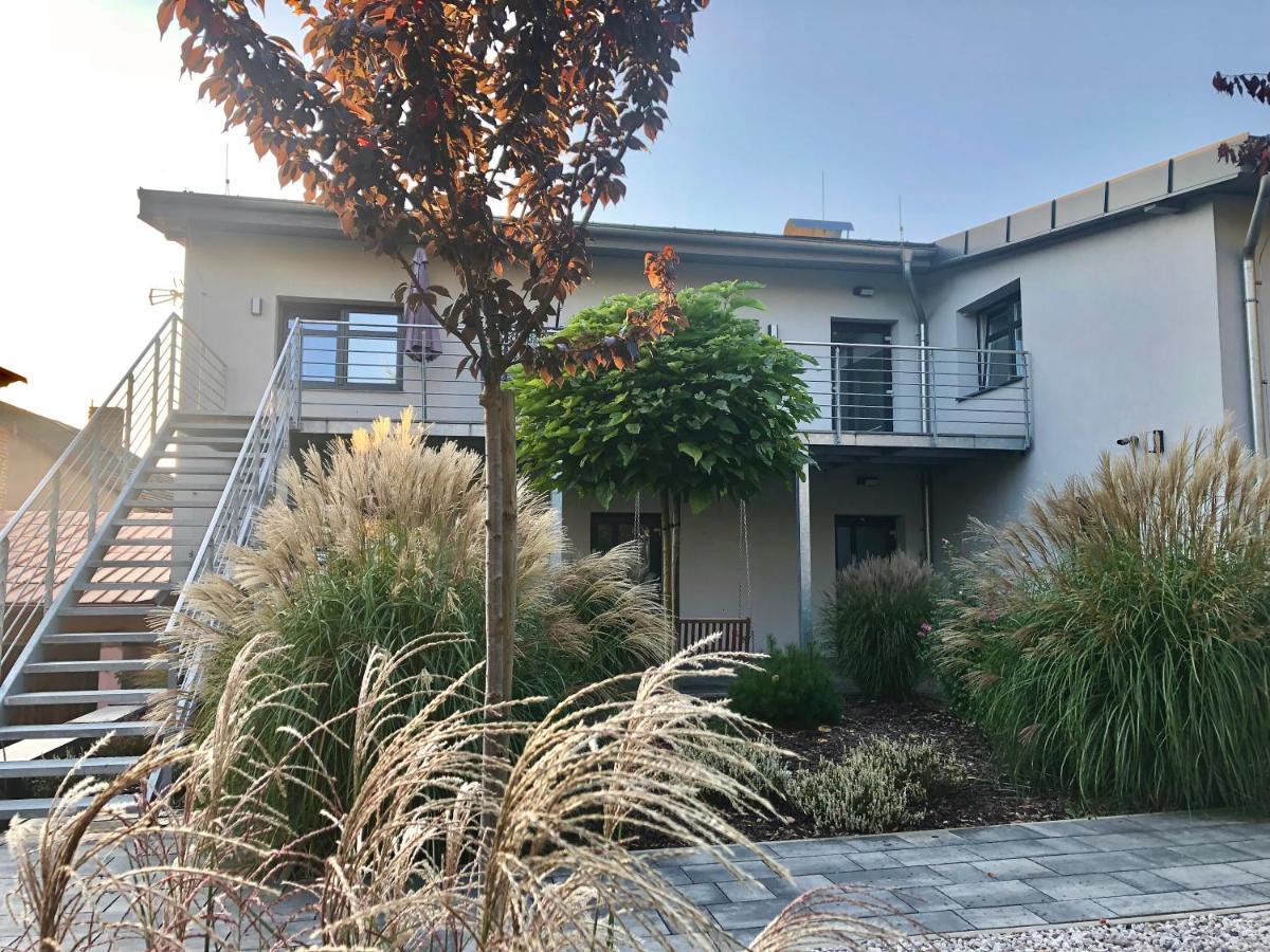 Benesov nad Ploucnici Apartmany Benesov מראה חיצוני תמונה